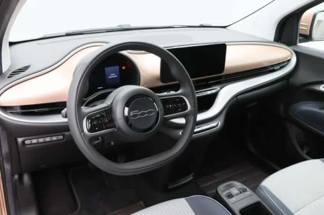 Fiat 500 (2021) thumbnail 4