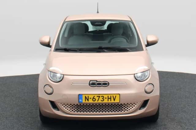 Fiat 500 (2021) thumbnail 5