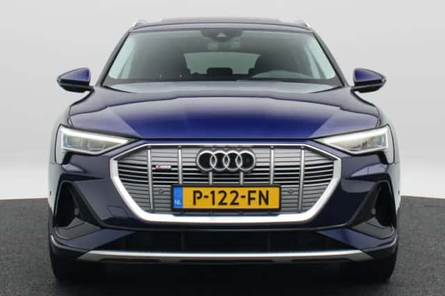 Audi e-tron (2020) thumbnail 5