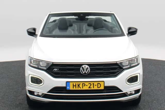 Volkswagen T-Roc (2022) thumbnail 3