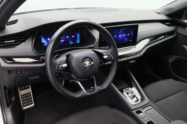 Škoda Octavia (2024) thumbnail 4