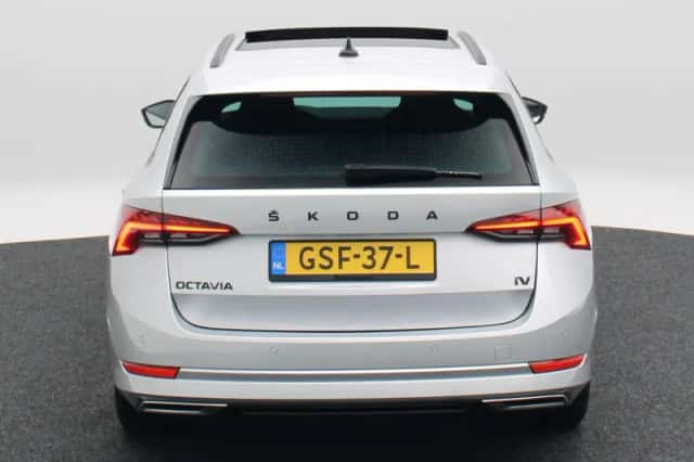 Škoda Octavia (2024) thumbnail 6
