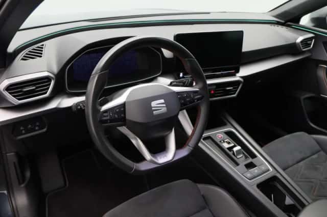 SEAT Leon (2021) thumbnail 3