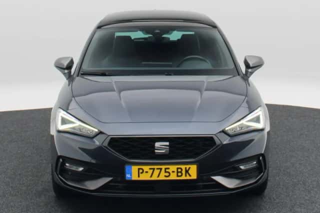 SEAT Leon (2021) thumbnail 4