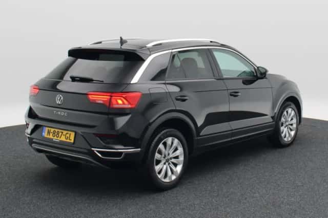 Volkswagen T-Roc (2021) thumbnail 2