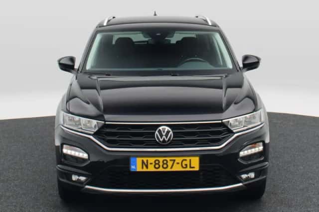 Volkswagen T-Roc (2021) thumbnail 4