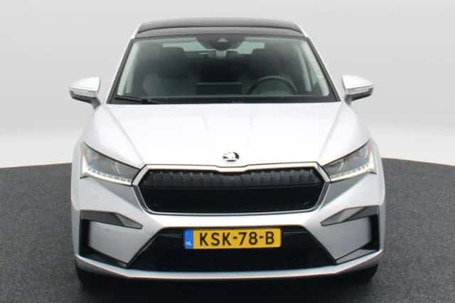 Škoda Enyaq (2023) thumbnail 5