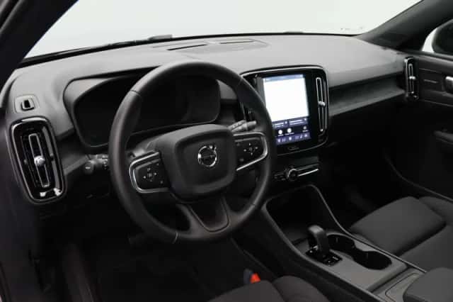 Volvo EX40 (2025) thumbnail 4