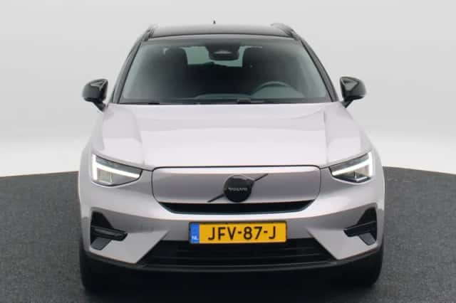 Volvo EX40 (2025) thumbnail 5