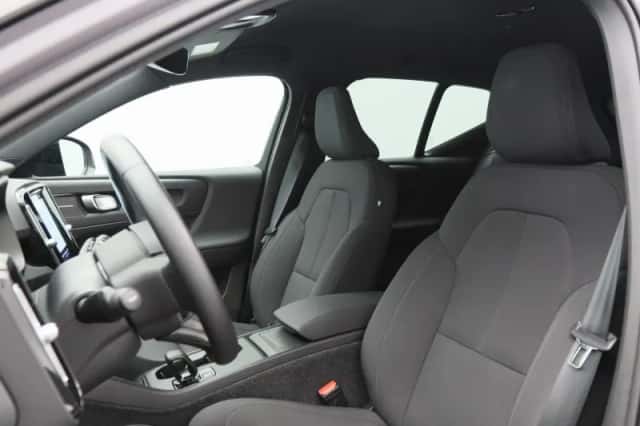 Volvo EX40 (2025) thumbnail 6