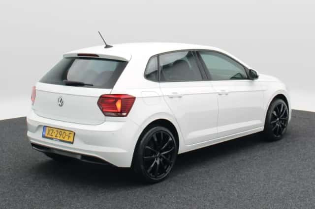 Volkswagen Polo (2019) thumbnail 2