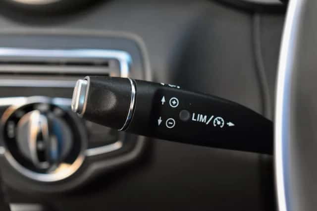 Mercedes-Benz C-Klasse (2015) thumbnail 11