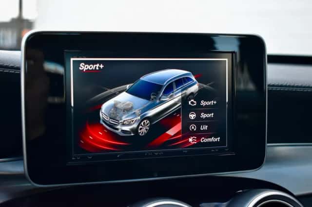 Mercedes-Benz C-Klasse (2015) thumbnail 14