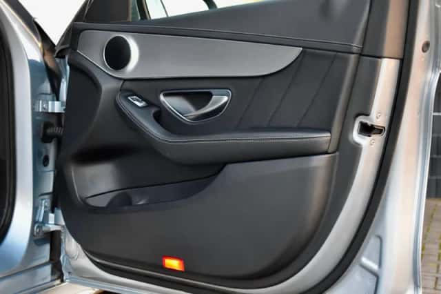 Mercedes-Benz C-Klasse (2015) thumbnail 43