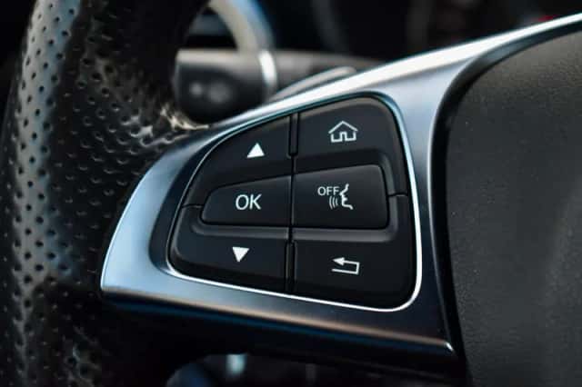 Mercedes-Benz C-Klasse (2015) thumbnail 46