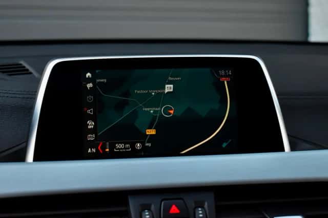 BMW X2 (2018) thumbnail 11