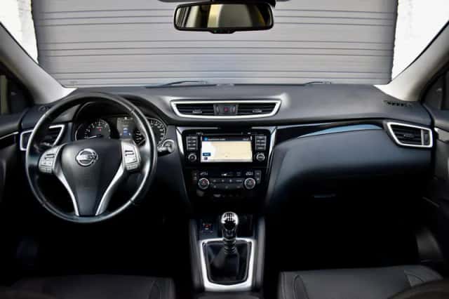 Nissan Qashqai (2015) thumbnail 4
