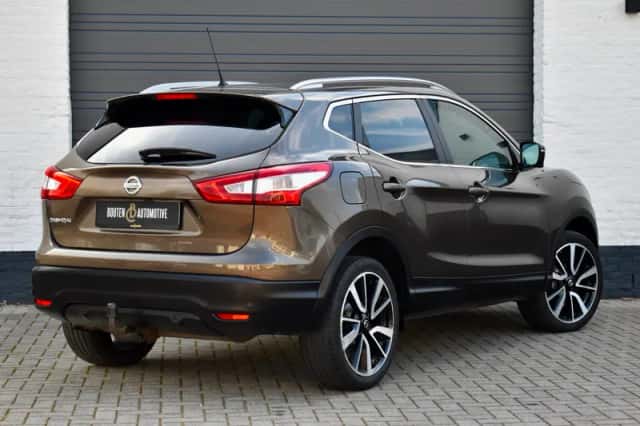 Nissan Qashqai (2015) thumbnail 5