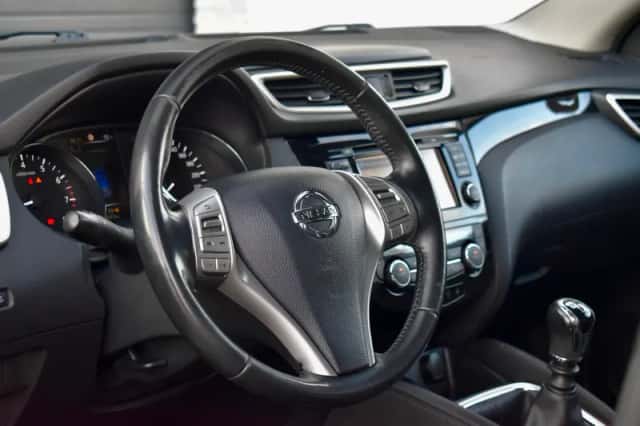 Nissan Qashqai (2015) thumbnail 8