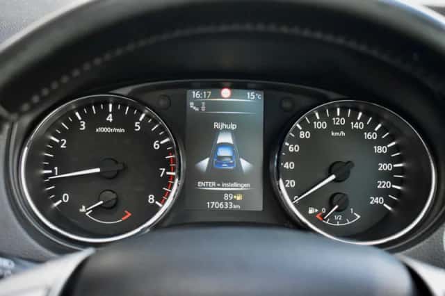 Nissan Qashqai (2015) thumbnail 9