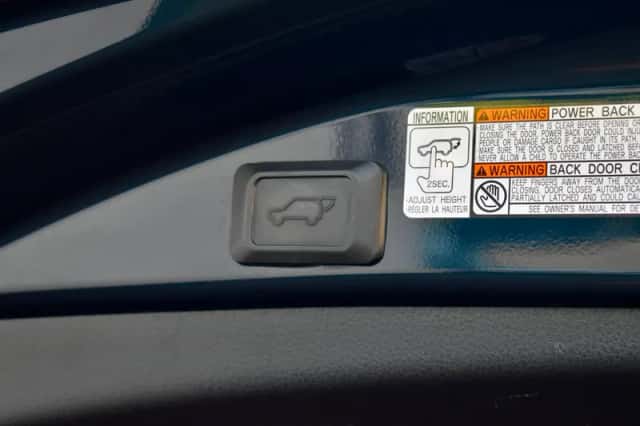 Toyota RAV4 (2018) thumbnail 28