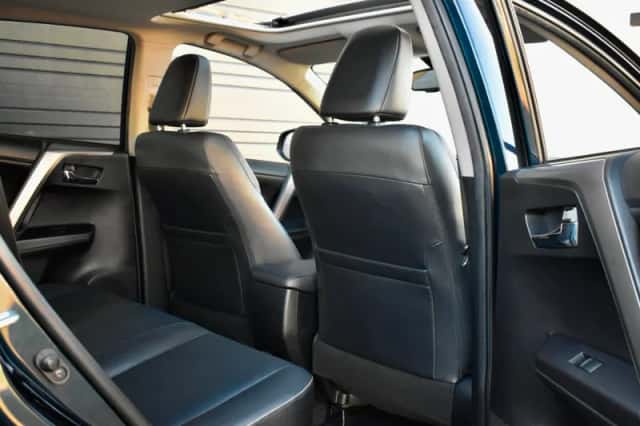 Toyota RAV4 (2018) thumbnail 48