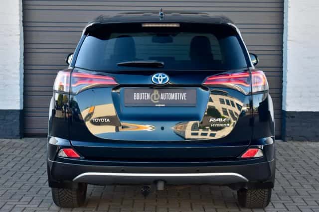 Toyota RAV4 (2018) thumbnail 6