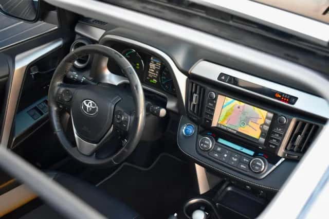 Toyota RAV4 (2018) thumbnail 8