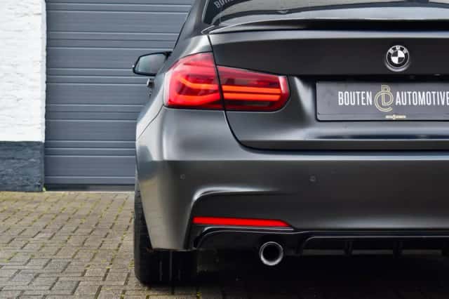 BMW 3-Serie (2016) thumbnail 39