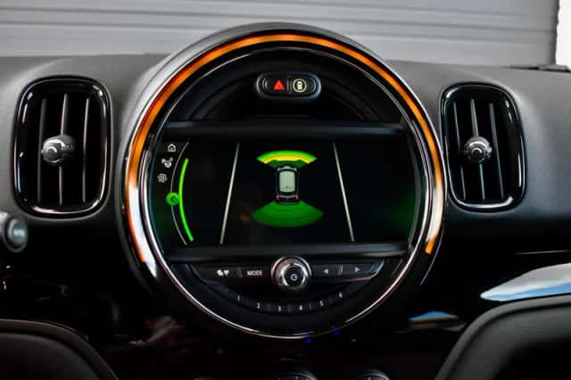 MINI Countryman (2018) thumbnail 11