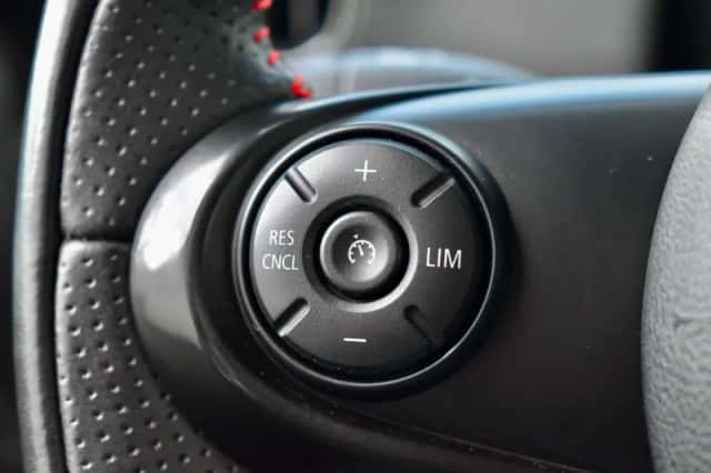 MINI Countryman (2018) thumbnail 49