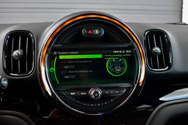 MINI Countryman (2018) thumbnail 51