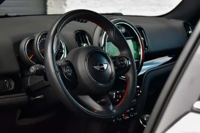 MINI Countryman (2018) thumbnail 8