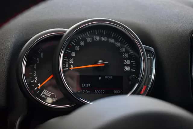 MINI Countryman (2018) thumbnail 9