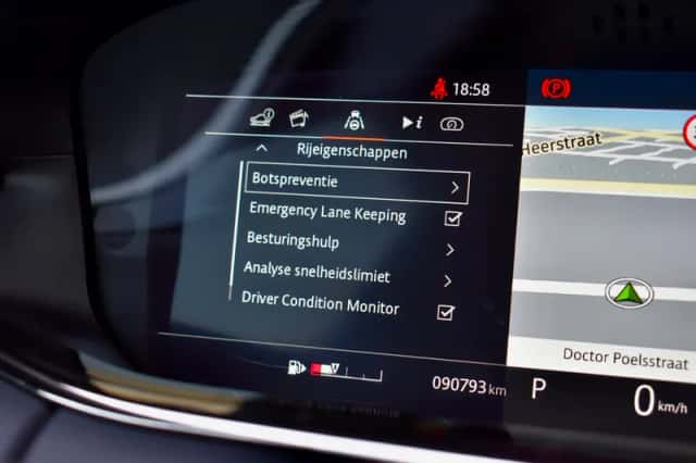 Land Rover Range Rover Evoque (2020) thumbnail 12