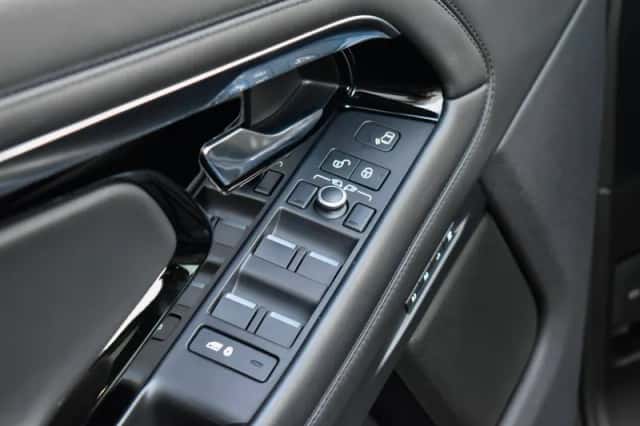 Land Rover Range Rover Evoque (2020) thumbnail 59