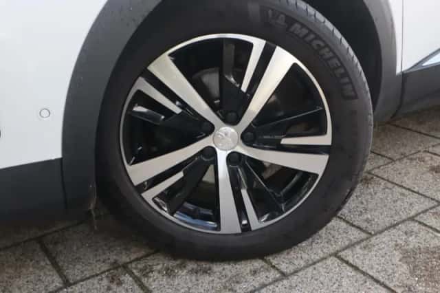 Peugeot 3008 (2023) thumbnail 11