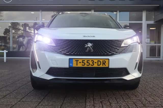 Peugeot 3008 (2023) thumbnail 15