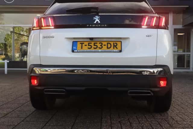 Peugeot 3008 (2023) thumbnail 17
