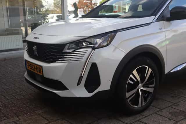 Peugeot 3008 (2023) thumbnail 19