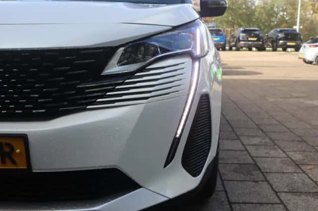 Peugeot 3008 (2023) thumbnail 20