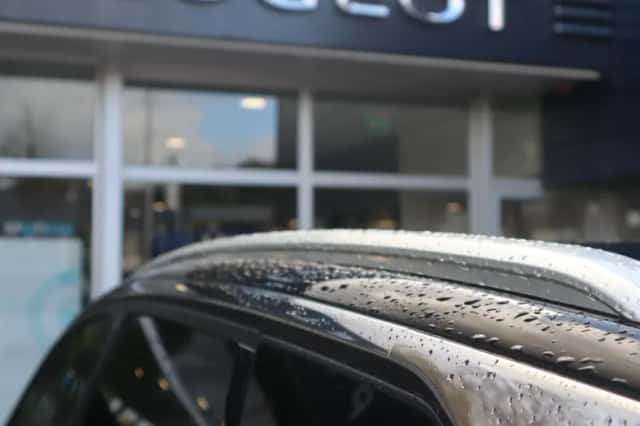 Peugeot 3008 (2023) thumbnail 25