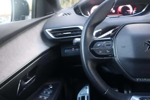 Peugeot 3008 (2023) thumbnail 38