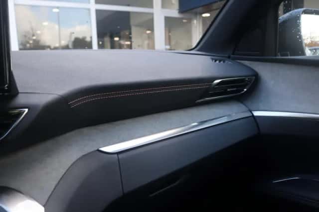 Peugeot 3008 (2023) thumbnail 41