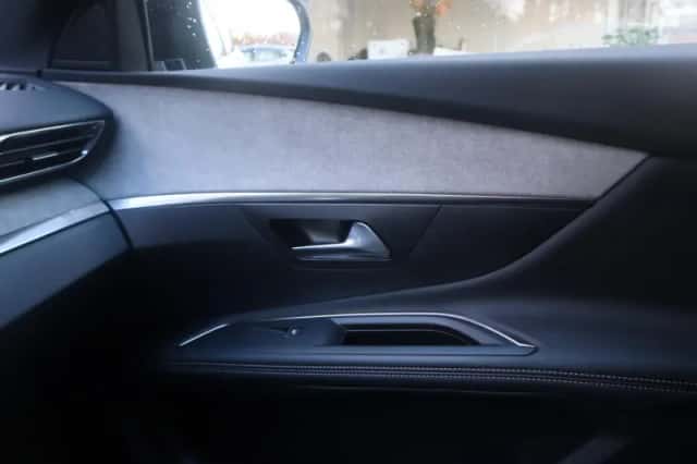 Peugeot 3008 (2023) thumbnail 42