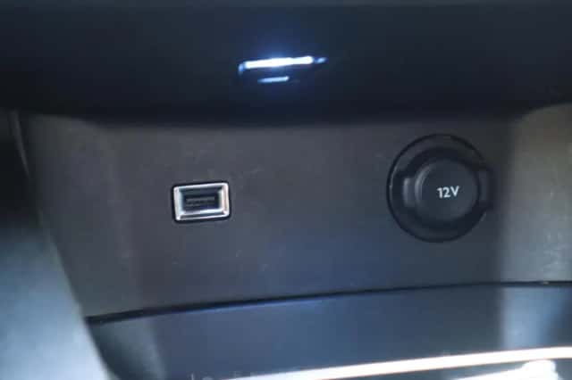 Peugeot 3008 (2023) thumbnail 43