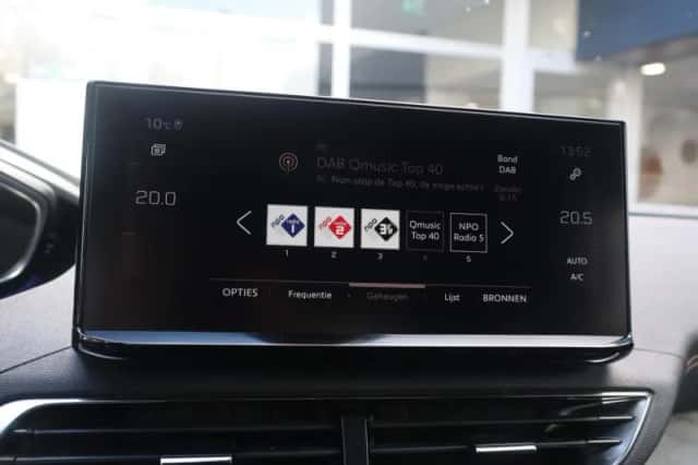 Peugeot 3008 (2023) thumbnail 45