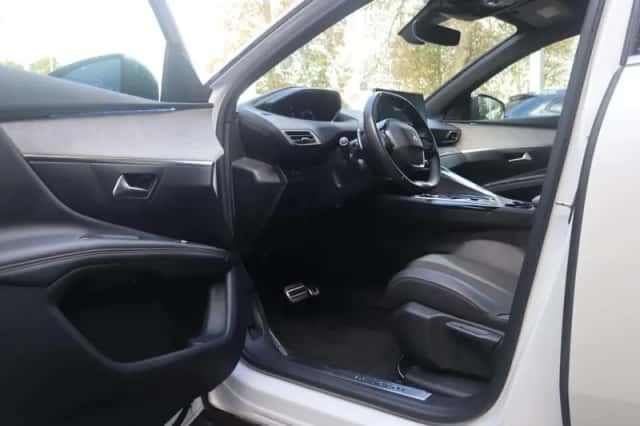 Peugeot 3008 (2023) thumbnail 56