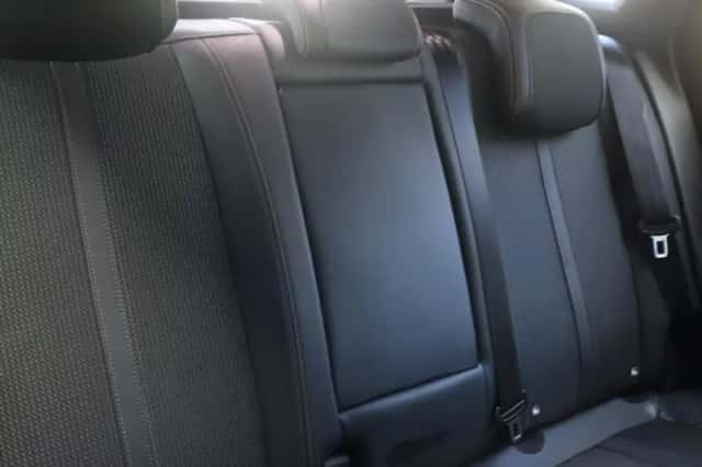 Peugeot 3008 (2023) thumbnail 7