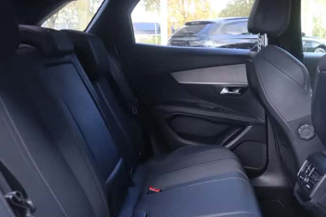 Peugeot 3008 (2023) thumbnail 8